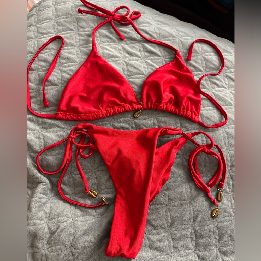 2-Pc Ruby-Colored String Bikini Set w/Seashell Accents - Picture 6 of 7